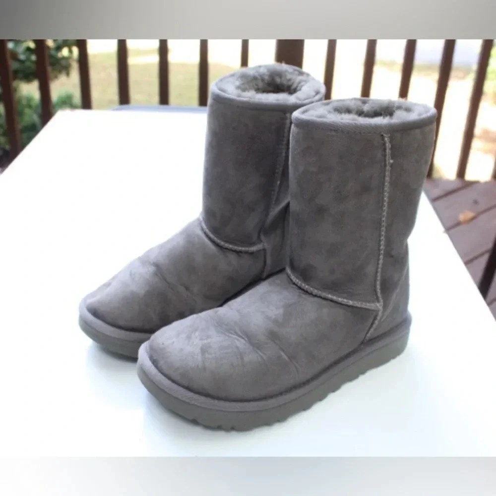 NWOT UGG classic tall boots